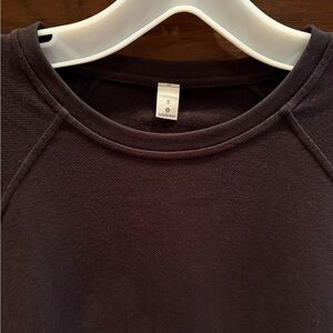 Women’s Lululemon Black Sweatshirt, size 8
